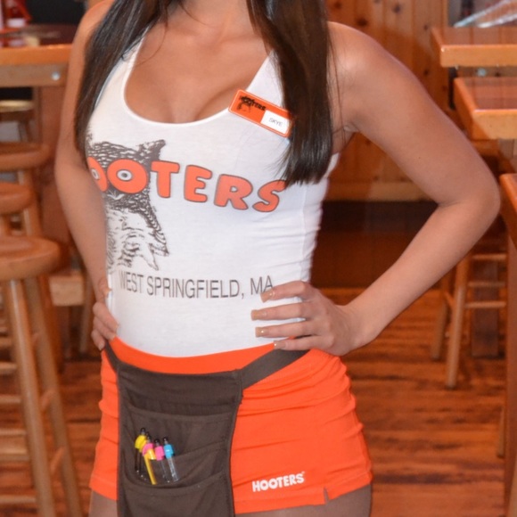 Hooters Tops Salehooters Logo Tank Top Poshmark